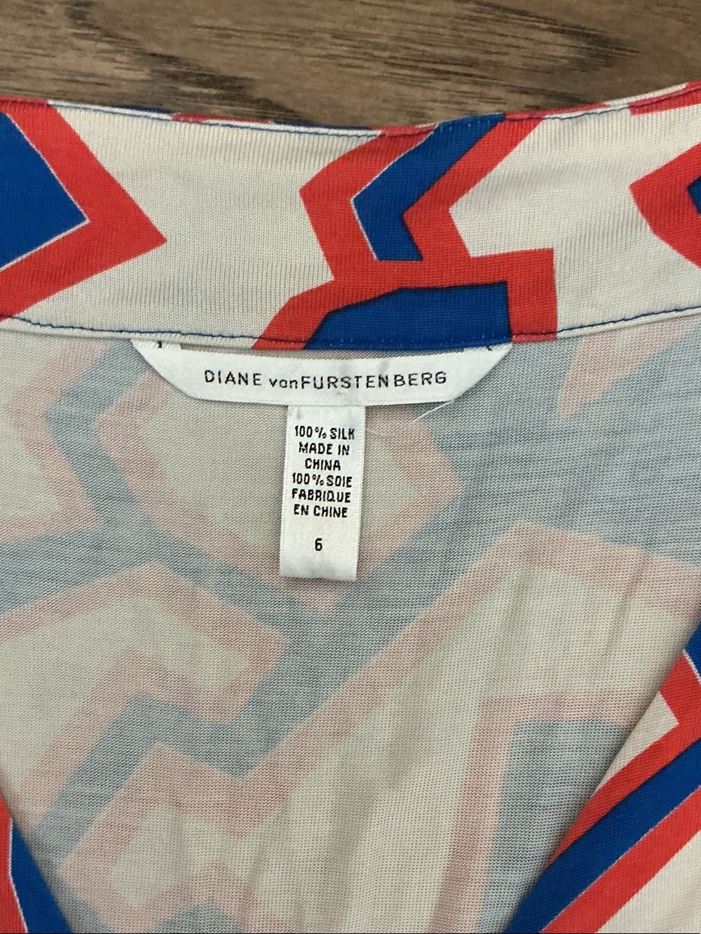 Diane Von Furstenberg Women’s 6 Toby Blue, White & Red Geometric Wrap Dress - Picture 3 of 9